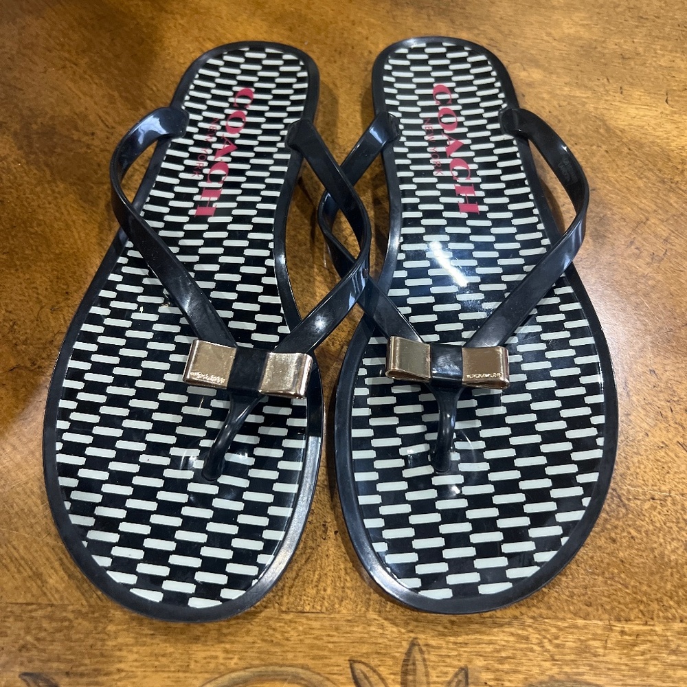 Sandals coach
